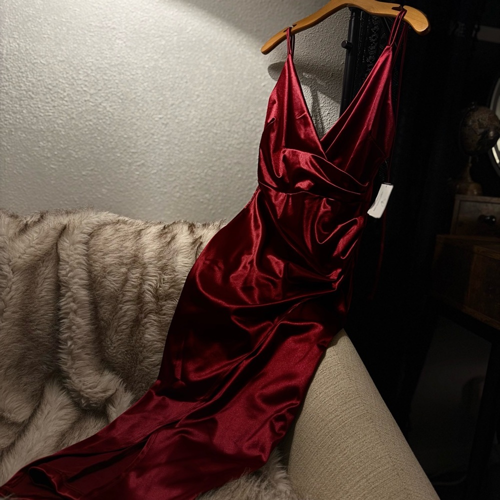 NWT Burgundy Open Back, Slit, Low Cut Midi Formal | Semi-Formal Dress (Fit 4/6)